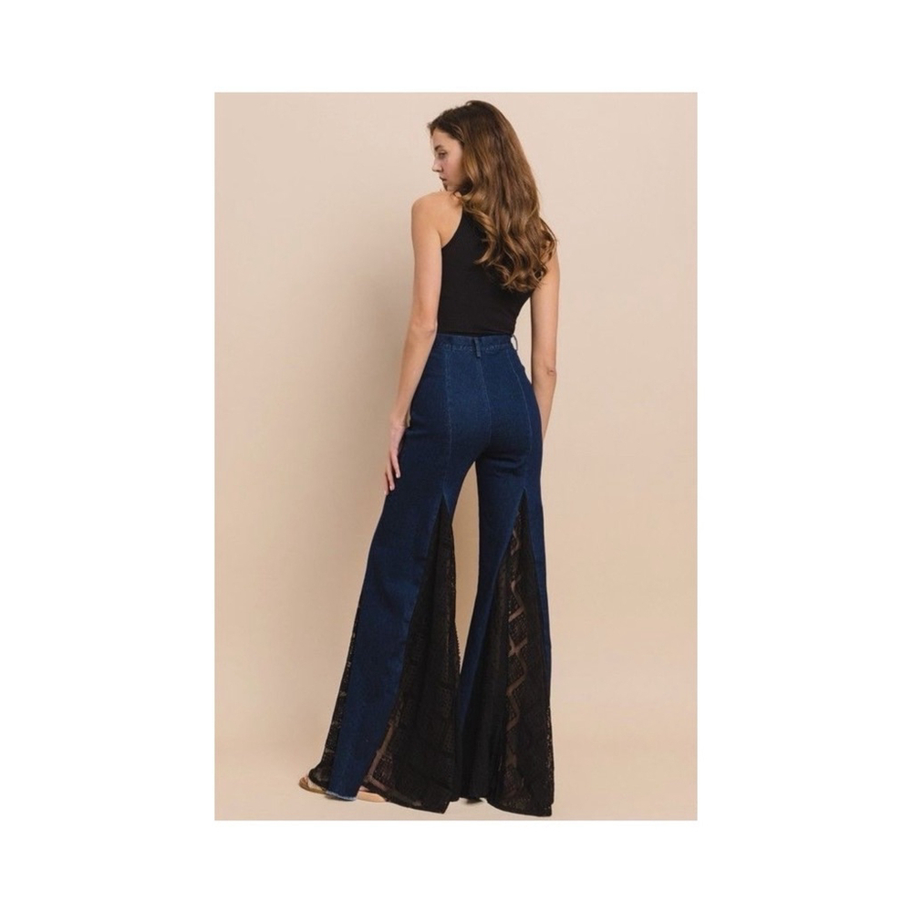 NWOT Wilson Wide Leg Jeans with Lace Detail – Size Small - Picture 3 of 5